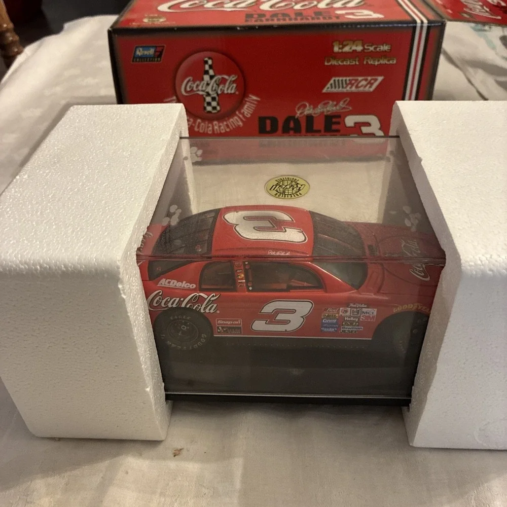 Revell 1:24 Coca-Cola Dale Earnhardt #3 1998 Chevrolet Monte Carlo Diecast Car